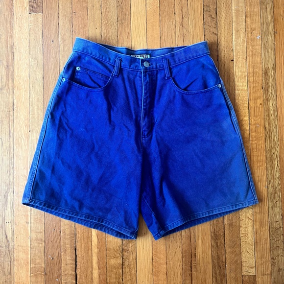 80s Vintage Memphis extra high rise purple denim shorts. - Picture 4 of 4